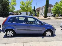 Usado Ford Fiesta Trend 90 CV (66 kW) 2006 Azul Utilitario