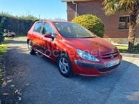 Usado Peugeot 307 90 CV (66 kW) 2005 Granate Berlina