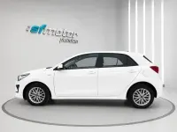 Usado Kia Rio 84 CV (61 kW) 2022 Blanco Berlina