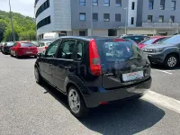 Usado Ford Fiesta Trend 100 CV (73 kW) 2005 Negro Utilitario