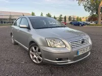 Usado Toyota Avensis Executive 147 CV (108 kW) 2005 Beige Berlina