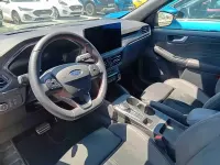 Usado Ford Kuga ST-Line X 243 CV (178 kW) 2024 Verde SUV