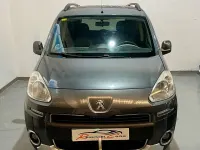 Usado Peugeot Partner Tepee Outdoor 92 CV (67 kW) 2013 Gris / plata Monovolumen