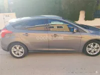Usado Ford Focus Trend 115 CV (84 kW) 2011 Beige Berlina