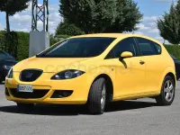 Usado Seat Leon Sport 105 CV (77 kW) 2008 Amarillo Utilitario