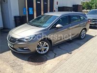 Usado Opel Astra Dynamic 125 CV (91 kW) 2017 Beige Familiar