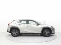 Usado Lexus UX Business Edition 184 CV (135 kW) 2019 Gris / plata SUV