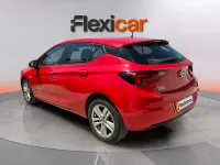 Usado Opel Astra Selective 110 CV (80 kW) 2018 Rojo Berlina