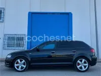 Usado Audi A3 Attraction 140 CV (102 kW) 2011 Negro Utilitario