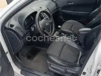 Usado Hyundai i30 Style 122 CV (89 kW) 2008 Blanco Berlina