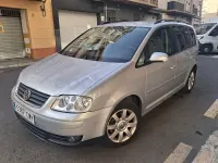 Usado VW Touran Trendline 105 CV (77 kW) 2004 Gris / plata Monovolumen