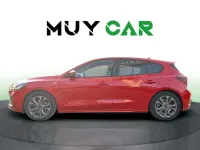 Käytetty Ford Focus ST-Line 125 HP (91 kW) 2023 Punainen Viistoperä