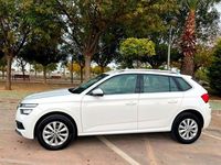 Usado Skoda Kamiq Ambition 110 CV (80 kW) 2021 Blanco SUV