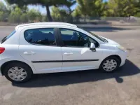 Usado Peugeot 207 73 CV (53 kW) 2010 Blanco Berlina