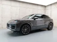 Usado Porsche Cayenne 353 CV (259 kW) 2023 Gris / plata SUV