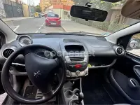 Usado Peugeot 107 68 CV (50 kW) 2006 Negro Utilitario