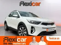 Usado Kia Stonic 100 CV (73 kW) 2024 Blanco SUV