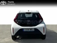 Usado Toyota Aygo X Play 72 CV (52 kW) 2023 Blanco SUV