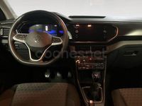 Usado VW T-Cross Advance 110 CV (80 kW) 2023 Gris / plata SUV