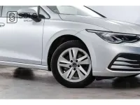 Usado VW Golf VIII Life 116 CV (85 kW) 2021 Gris / plata Familiar