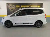 Usado Ford Tourneo Courier Sport 100 CV (73 kW) 2018 Blanco Monovolumen