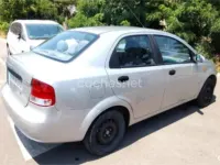 Usado Chevrolet Kalos 83 CV (61 kW) 2004 Gris / plata Berlina