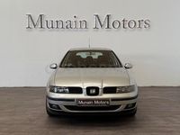 Usado Seat Leon Sport 105 CV (77 kW) 2004 Gris / plata Utilitario