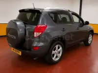 Usado Toyota RAV4 Executive 136 CV (100 kW) 2006 Gris / plata SUV
