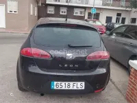 Usado Seat Leon Reference 105 CV (77 kW) 2007 Negro Utilitario