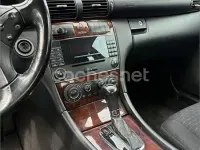 Usado Mercedes C220 Elegance 150 CV (110 kW) 2006 Azul Berlina