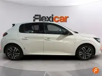 Usado Peugeot 208 Allure 100 CV (73 kW) 2023 Blanco Utilitario