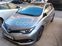Usado Toyota Auris Hybrid Edition 136 CV (100 kW) 2018 Gris / plata Berlina