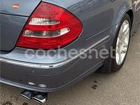 Usado Mercedes E280 Avantgarde 190 CV (139 kW) 2005 Azul Berlina
