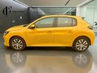 Usado Peugeot 208 Active 100 CV (73 kW) 2020 Amarillo Utilitario