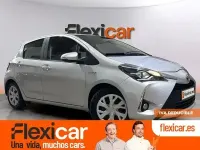 Usado Toyota Yaris Hybrid Active 100 CV (73 kW) 2019 Gris