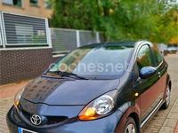 Usado Toyota Aygo Sport 68 CV (50 kW) 2005 Gris / plata Utilitario