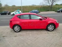 Usado Seat Leon Reference 105 CV (77 kW) 2014 Rojo Berlina