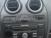 Usado Ford Fiesta Trend 68 CV (50 kW) 2006 Azul Utilitario