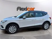 Usado Seat Arona Ecomotive 95 CV (69 kW) 2018 Gris SUV