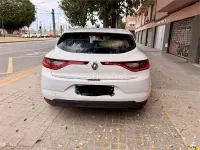 Usado Renault Mégane Intens 130 CV (95 kW) 2016 Blanco Berlina
