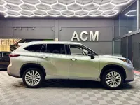 Usado Toyota Highlander Luxury 246 CV (180 kW) 2022 Gris / plata SUV