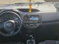 Usado Toyota Yaris Hybrid Active 100 CV (73 kW) 2018 Blanco Berlina