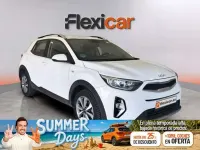 Usado Kia Stonic 84 CV (61 kW) 2023 Blanco SUV