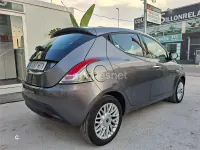 Usado Lancia Ypsilon Platinum 95 CV (69 kW) 2013 Gris / plata Utilitario