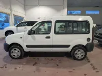 Usado Renault Kangoo Authentique 84 CV (61 kW) 2003 Blanco Monovolumen