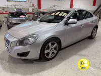 Usado Volvo S60 Summum 163 CV (119 kW) 2012 Gris / plata Berlina