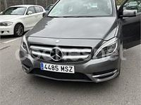 Usado Mercedes B180 116 CV (85 kW) 2013 Gris / plata Monovolumen
