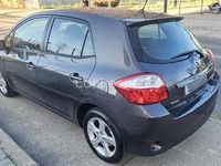 Usado Toyota Auris Active 90 CV (66 kW) 2011 Marrón Utilitario