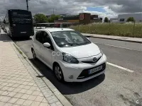 Usado Toyota Aygo City 68 CV (50 kW) 2013 Blanco Utilitario