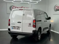 Usado Fiat Doblò 102 CV (75 kW) 2023 Blanco Monovolumen